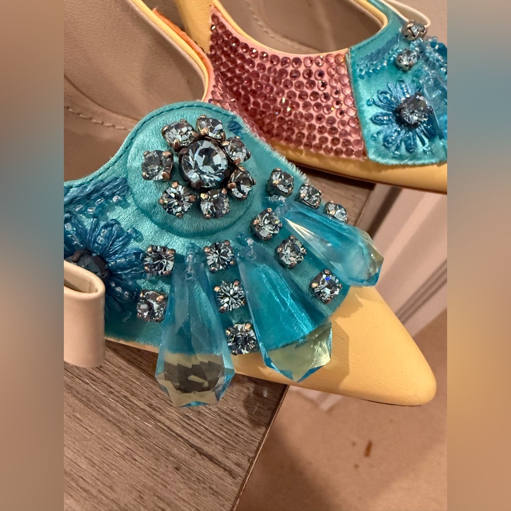 Louis Vuitton Spring 2008 Yellow Leather Crystal Embellished Heels - Picture 3 of 9